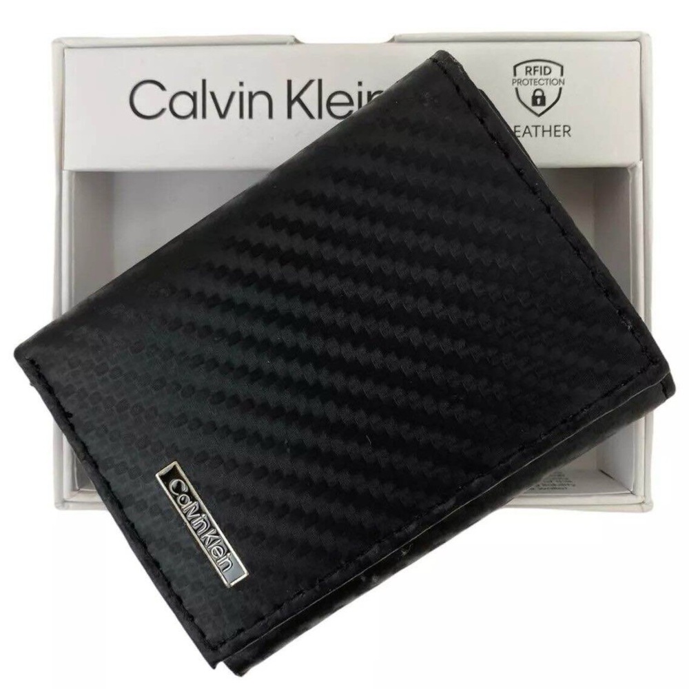 CALVIN KLEIN • Compact Genuine Leather Wallet